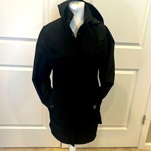 Weatherproof black jacket SZ M detachable hood. Poly w/fleece lining for warmth